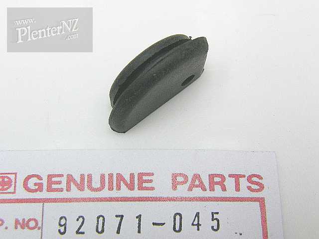 92071-045 - OIL PIPE GROMMET